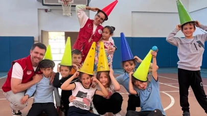 Arhavi Gençlik Merkezi'nde minik öğrencilere eğlenceli etkinlikler düzenlendi