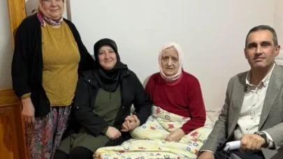 AK Parti Yomra'dan anlamlı sosyal sorumluluk: İhtiyaç sahibine tekerlekli sandalye desteği