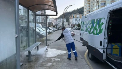 Rize’de Duraklar ve Ortak Alanlarda Temizlik Seferberliği