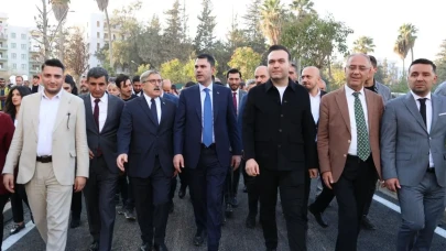 Dünya Asrın İnşasına şaştı kaldı