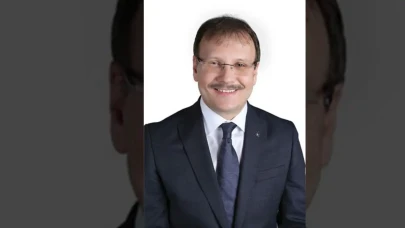 Hakan Çavuşoğlu: Hayatı, Yaşı ve Kökeni Hakkında Bilgiler