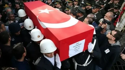 Şehit Cenazelerindeki Tabut Şekilleri Ne Anlama Geliyor? Üçgen ve Düz Yapıların Simgesel Anlamları