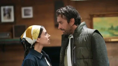 Taşacak Bu Deniz'de Heyecan Dorukta: Oruç, Sevcan’ın Sırrını Açığa Çıkaracak mı? Heleni'nin Kurtarıcısı Kim?