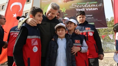 Vali Ergün, öğrencilerin isteğini kırmadı: TOGG ile evlerine gönderdi