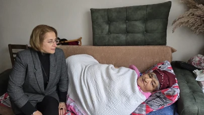 AK Parti Artvin İl Kadın Kolları’ndan Geçmiş Olsun ve Hane Ziyaretleri