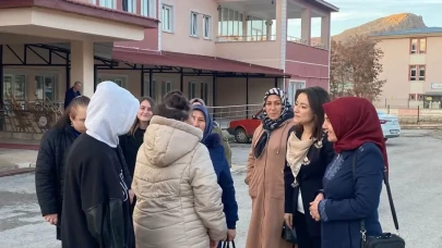AK Parti İl Kadın Kolları’ndan Engelsiz Yaşam Merkezi’ne Ziyaret