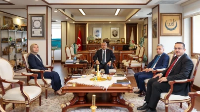 Rize'de Vali Baydaş, kamu hizmetlerini artırmak için toplantı gerçekleştirdi