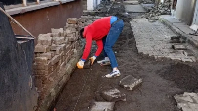 Beşikdüzü'nde Altyapı Çalışmalarıyla Yol Güvenliği Artıyor