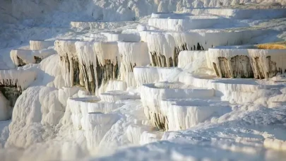 Pamukkale | Doğal Güzellik ve Şifalı Sularıyla Turistlerin Gözdesi