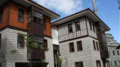 Mülkiyeti Güneysu belediyesine ait dört adet konut ihaleyle satılacaktır