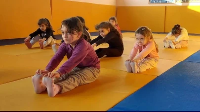 Artvin'de Minik Sporcular İçin Cimnastik Kursu Tüm Hızıyla Devam Ediyor