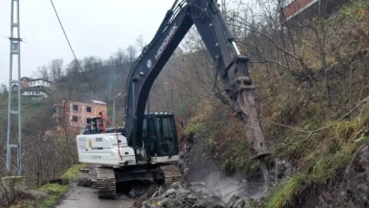 Araklı'da altyapı seferberliği: Yol bakım, yağmur suyu çalışmaları sürüyor