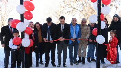Aşıtlar İlkokulu'nda 7 Bölge 7 Proje ile yenileme açılışı yapıldı