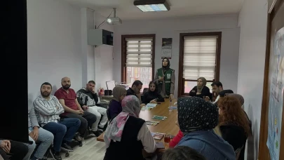 Rize'de sağlık çalışanlarına madde bağımlılığı farkındalık eğitimi verildi