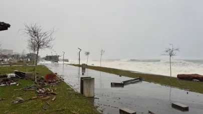 Fındıklı'da Olumsuz Hava Koşulları Parkta Tahribata Neden Oldu, Uyarılar Yapıldı