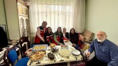 Aile Yılı'nda 52 Yıllık Evliliği Kutlayan Çiftin Farkındalık Mesajı