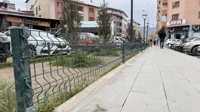 Oltu'da Yeşil Alanlar Yeniden Düzenleniyor, Estetik Görünüm Artıyor