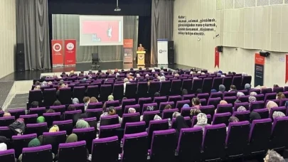 Trabzon'da 'İki İnsan' Söyleşisi ile Aile ve Değerler Üzerine Farkındalık Çalışması