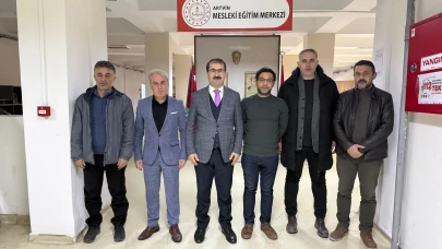 Artvin'de Mesleki Eğitimin Önemi Vurgulandı: İl Müdürü Acar'dan Öğrencilere Ziyaret