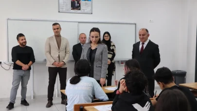 Kaymakam Ayaz, Kemalpaşa Ortaokulu'ndaki Destekleme Kurslarını Ziyaret Etti