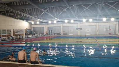 Erzurum'da Gençler Olimpik Yüzme Günleri'nde keyif dolu anlar yaşadı