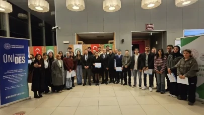 ÜNİDES Sertifika Töreni'nde Gençlerin Proje Başarıları Kutlandı