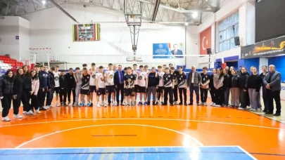 Artvin Spor Lisesi, Gençler Voleybol İl Birinciliği'nde şampiyon oldu!