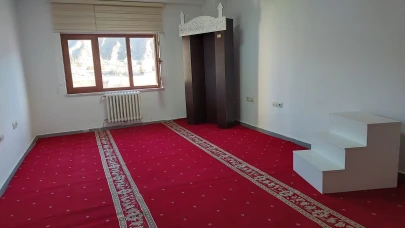 Oltu Garnizonunda Mescid Halıları Yenilendi, İbadet Ortamı Geliştirildi