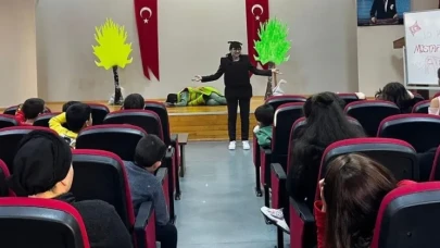 Trabzon'da çocuklar için tiyatro etkinliğiyle neşeli anlar yaratıldı