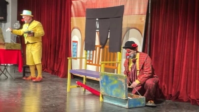 Akçaabat'ta çocuk tiyatrosu gösterisi, miniklere unutulmaz anlar yaşattı