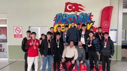 Kemalpaşa Bilek Güreşi Takımı, Artvin'de madalyalara doymadı!