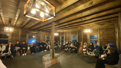 Rize'de 'On Beşer On Eser' programında gençler kitap tahlil etti