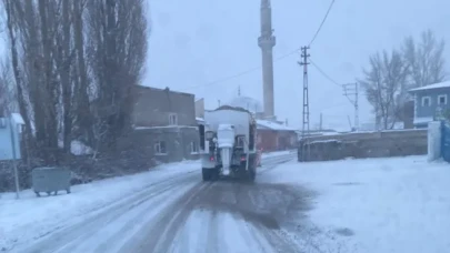 Aziziye'de karla mücadele seferberliği devam ediyor, ekipler 7/24 sahada!