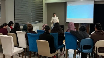 Aile İletişimini Güçlendiren 'Sen, Ben, Biz' Atölyesi GSB Şah Sultan Yurdu'nda Yapıldı