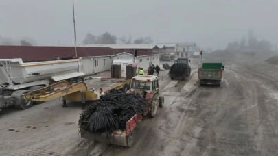 Bursa Büyükşehir Belediyesi'nden Tarımda Çevre Dostu Adım: Çiftçilere Hibeli Damla Sulama Sistemleri Dağıtıldı
