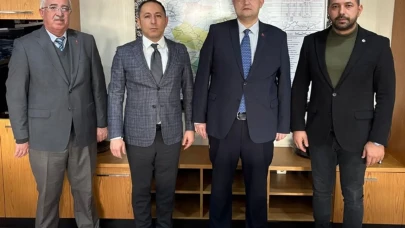 İlçe Başkanı Halil Etili, Dört Bölge Müdürü ile Bir Araya Gelerek Önemli İstişarelerde Bulundu
