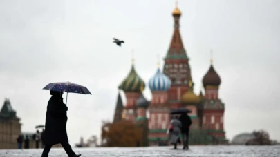 Kızıl Meydan’da İntihar Girişimi: Rusya'nın Derinleşen Krizi Gözler Önüne Serildi