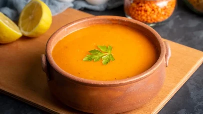 Kırmızı Mercimek Çorbası: Pratik ve Lezzetli Tarifiyle Sofralarınızı Şenlendirin!