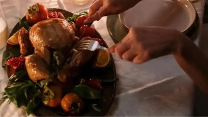 Yılbaşı Sofralarının Vazgeçilmezi: Pratik ve Lezzetli Hindi Tarifi!