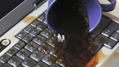 Laptopa çay dökülmesi? Çözüm