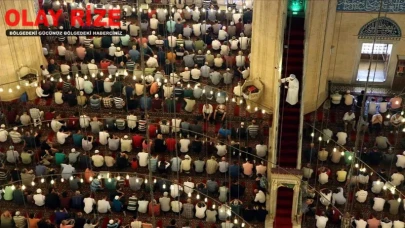 BAYRAM NAMAZI SAAT KAÇTA? Diyanet açıkladı: İstanbul, Ankara, İzmir... İşte il il bayram namazı saatleri