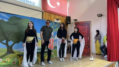 Arhavi Gençlik Merkezi'nde Çocuk Tiyatrosu Büyük İlgi Gördü