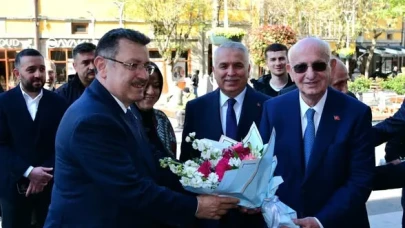 İsmail Kahraman, Trabzon'da gençlere "İnanç ve azimle Türkiye yükselecek" mesajı verdi