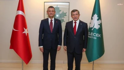 Ahmet Davutoğlu’ndan Özgür Özel’e tebrik mesajı