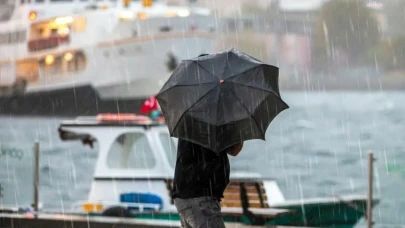 AFAD, bugün 29 il için 'sarı', Hakkari ve Van için ise 'turuncu' yağış uyarısı verildiğini bildirdi.