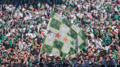 Bursaspor şampiyonluğu kutluyor