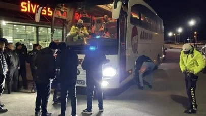 Sivas’ta Kan Donduran Olay: “Üzerinden Geçmiş Olabilirim” Dedi, Kendini İhbar Etti