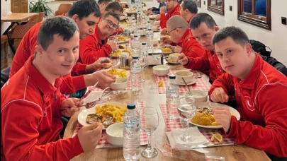 Down Sendromlu Milli Basketbol Takımı Çakıroğlu Konağı’nda Ağırlandı