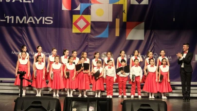 Büyükşehirin çocuk korosuna “Ritmik Uyumda Başarı Ödülü”