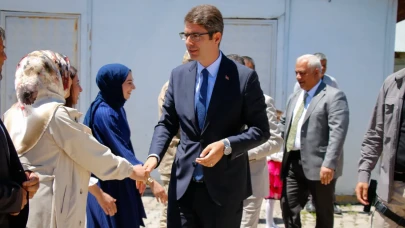 Erciş'te Protokol Üyelerinden Köy Okullarına Anlamlı Ziyaret